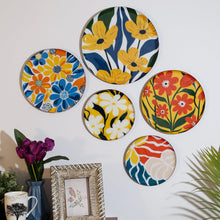 Load image into Gallery viewer, Metal Decorative Wall Plates
