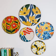Load image into Gallery viewer, Metal Decorative Wall Plates
